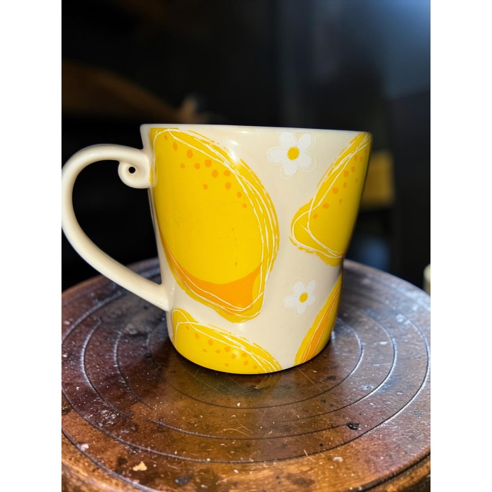 Starbucks Coffee 2006 Lemon Daisy Flower Ceramic Mug Yellow White Scrolled handl
